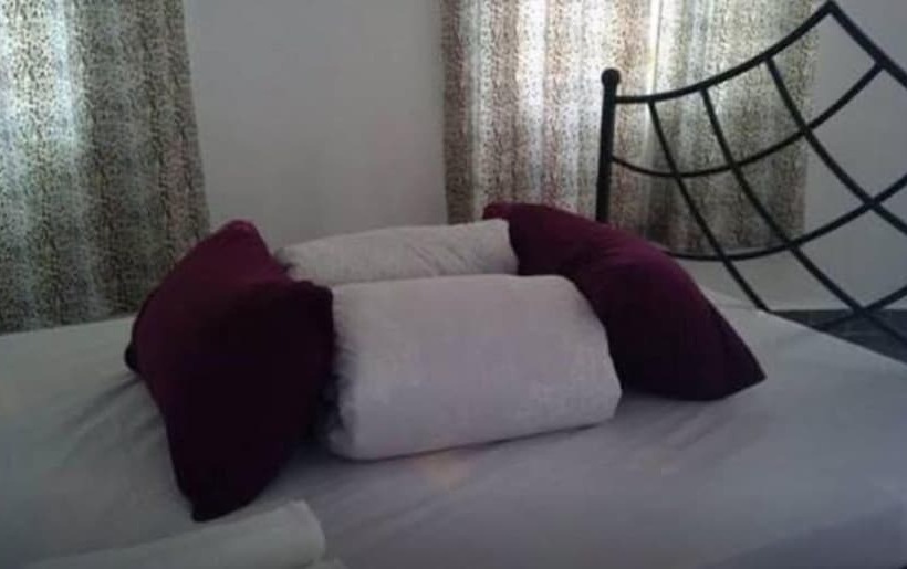 اتاق اکونومی, Trax Holiday Cottages