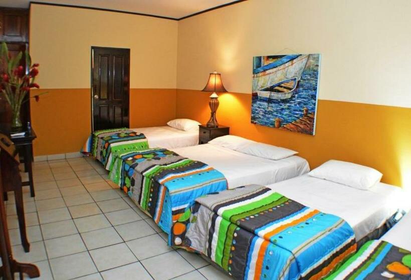 Habitación Triple Estándar, Los Balcones De Chinandega