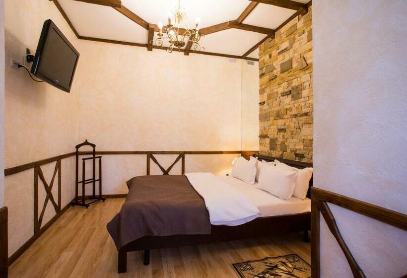 استودیوی استاندارد, Spa Hotel Myslyvskiy Dvir