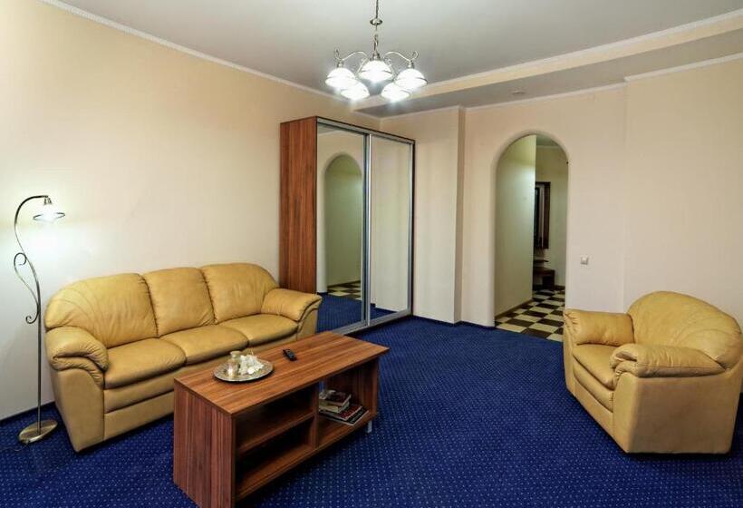 سوییت جونیور, Svityaz Resort