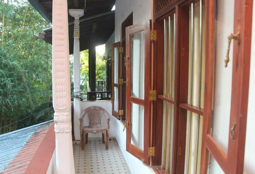 Номер Deluxe, Kadolana Guest House