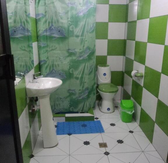 اتاق استاندارد سه نفره, Jumari