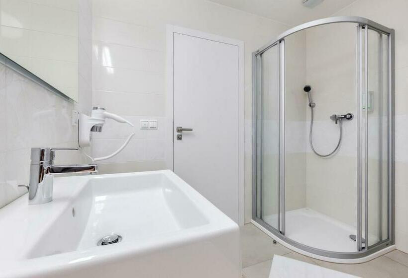 Habitación Estándar Cama King, Morava