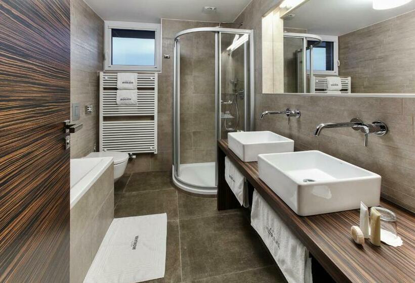 Habitación Deluxe con Hidromasaje, Morava