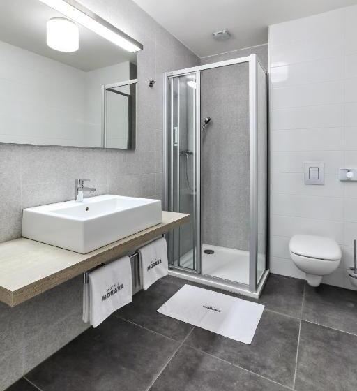 Habitación Estándar, Morava