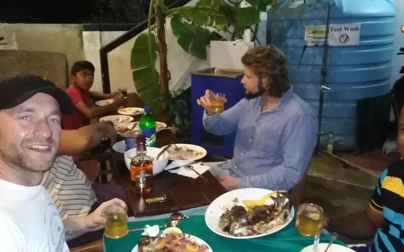 اتاق استاندارد سه تخته با بالکن, Pearl Resort Mirissa