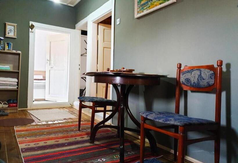 공동 객실, Kulla Dula Guesthouse