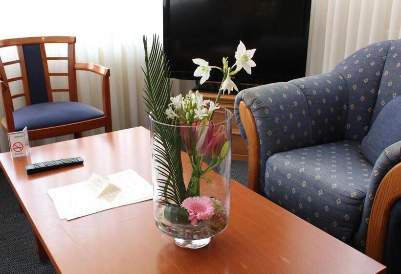 Полулюкс, Grand Hotel Monopole