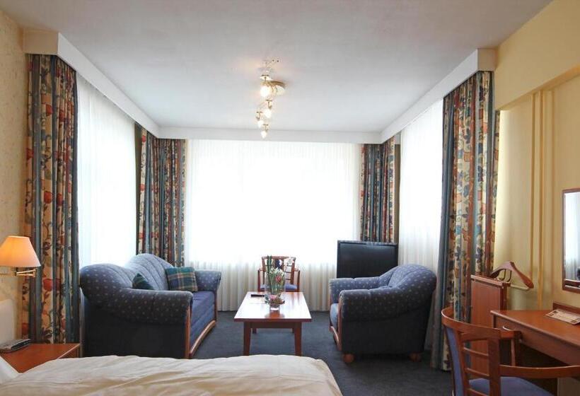 주니어 스위트, Grand Hotel Monopole