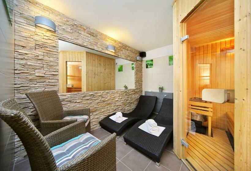 سوییت خانوادگی, Erika