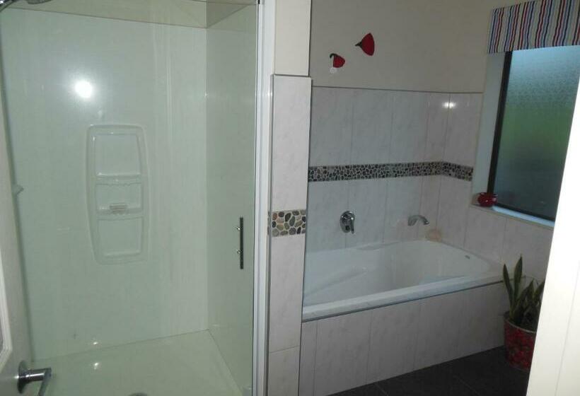 Апартаменты 2 Спальни, Silverdale Garden Stay