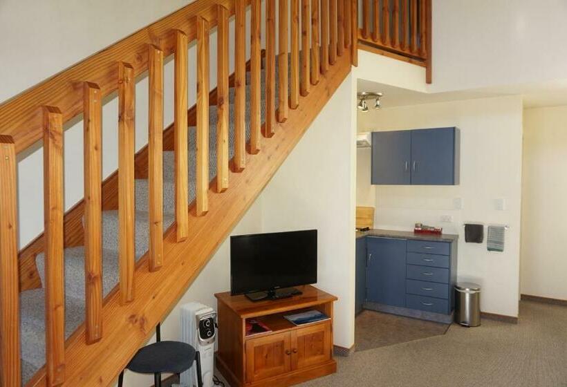 דירת שני חדרים, Geraldine Motels