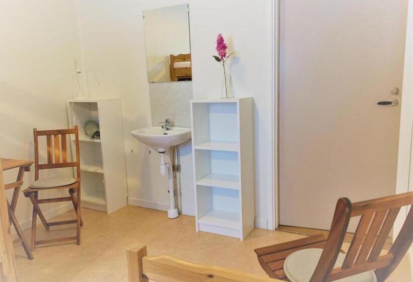 اتاق استاندارد سه تخته با سرویس بهداشتی مشترک, Hällefors Vandrarhem Hostel & Kanotcenter