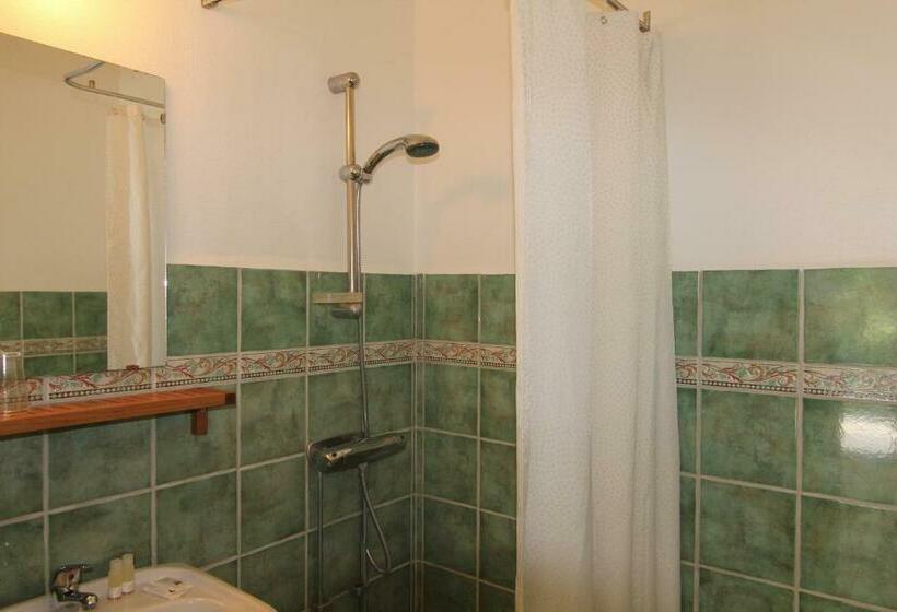 Standard Quadruple Room, Snäck Annex