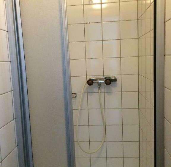 标准四人间共用浴室, Gruppenhaus Rosy   Hostel