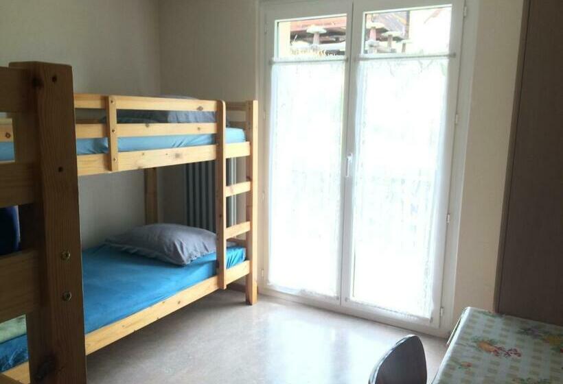 标准四人间共用浴室, Gruppenhaus Rosy   Hostel