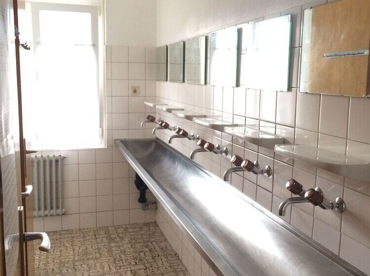 标准四人间共用浴室, Gruppenhaus Rosy   Hostel