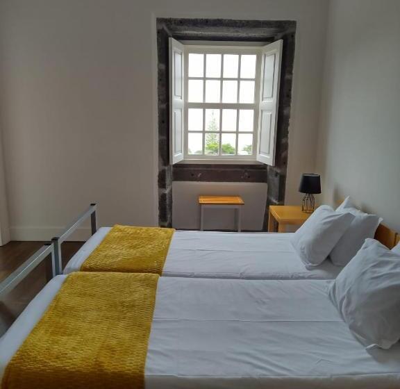 스탠다드 룸 공동 욕실, Azores Youth Hostels   Pico