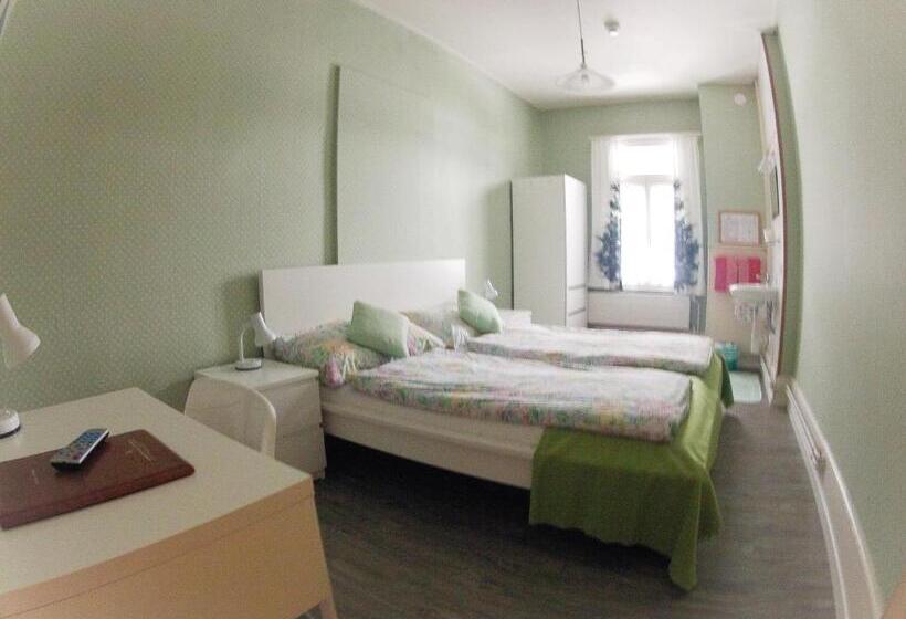 غرفة قياسية حمام مشترك, Basicrooms