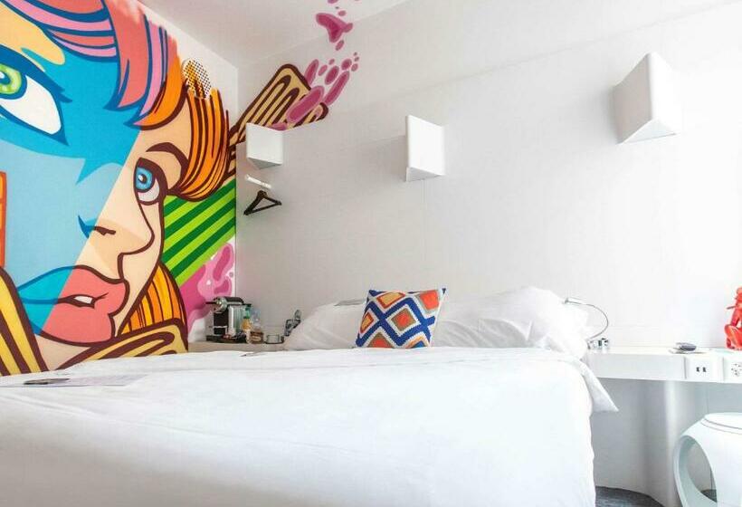 Номер Стандарт, Ibis Styles Lausanne Center Mad House