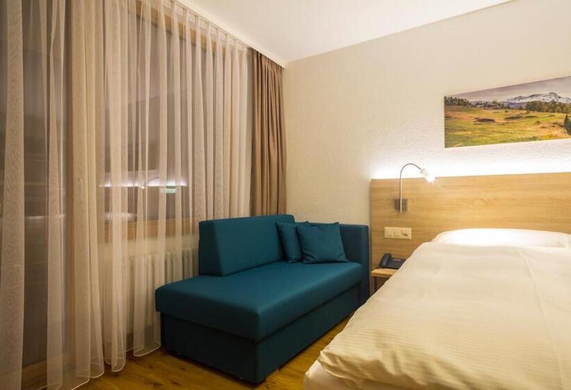 Номер Стандарт Трехместный, Matterhorn Inn