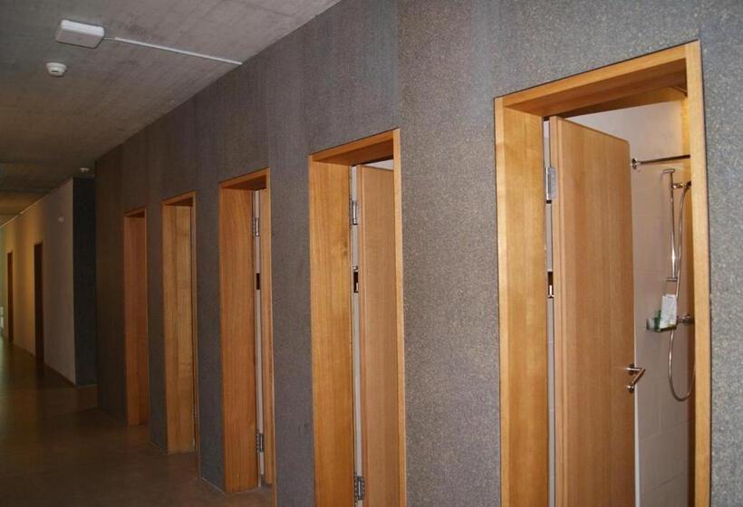 共用房间的床, Interlaken Youth Hostel