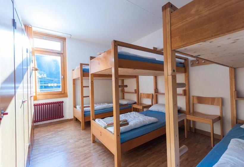 Standard Værelse Delt Badeværelse, Pontresina Youth Hostel