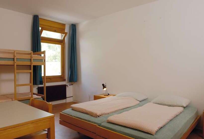 Номер Стандарт Четырехместный Совместный Санузел, Pontresina Youth Hostel