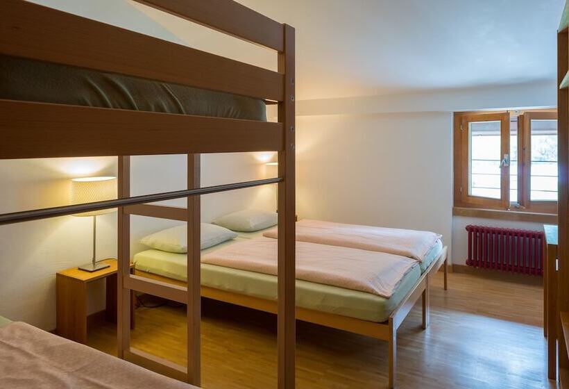 Standard Værelse Delt Badeværelse, Pontresina Youth Hostel