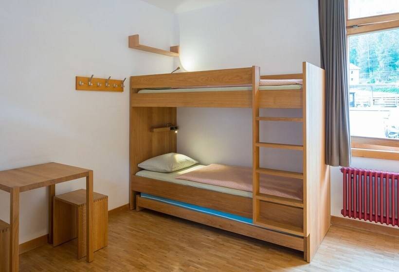 Номер Стандарт Четырехместный Совместный Санузел, Pontresina Youth Hostel