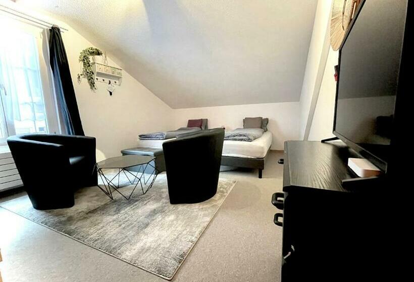 غرفة قياسية رباعية, Viva Hostel