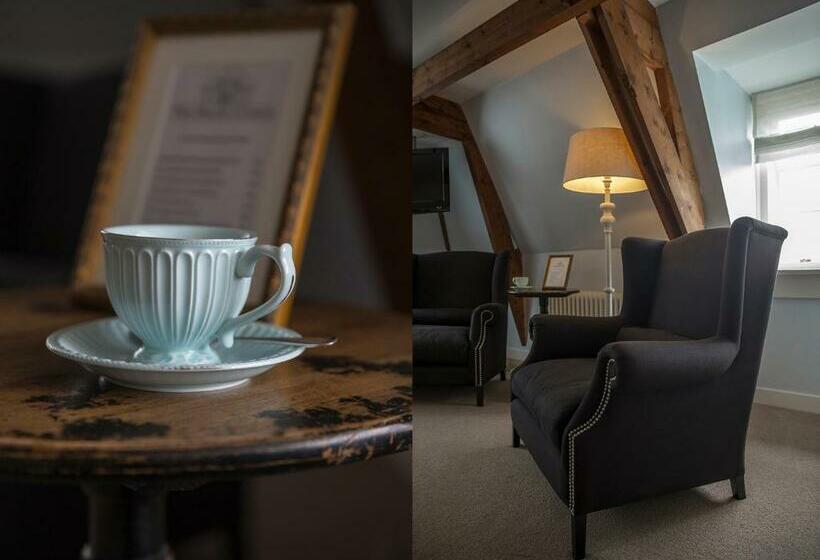 Номер Стандарт, B & B Hotel The Baron Crown