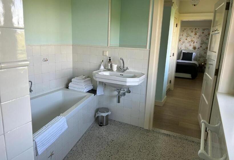 غرفة ديلوكس مطلّة علي البحر, Villa Nieuwland B&b