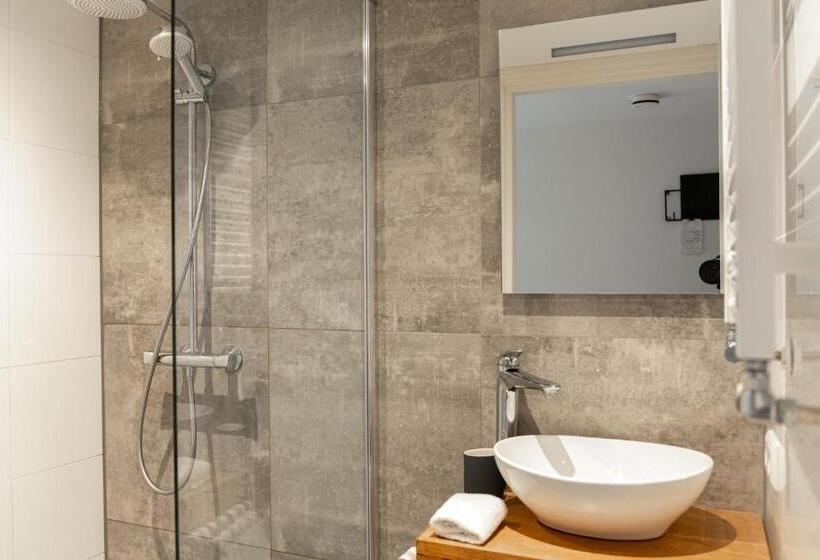 스탠다드 스튜디오, 1001 Nights Boutique Lofts