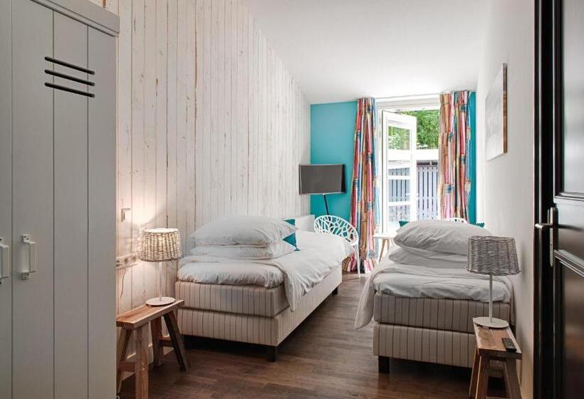 חדר אקונומי, Zoomers Aan Het Bos