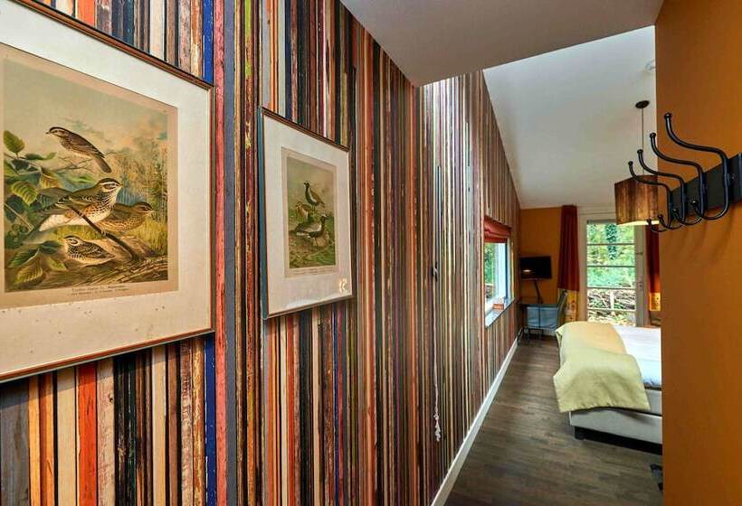 Quarto Superior, Zoomers Aan Het Bos