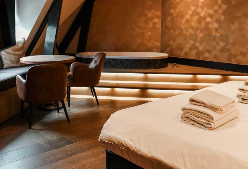 标准间, Manzo's Suites
