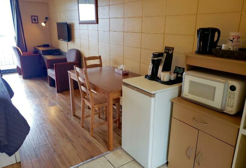 חדר סטנדרט נוף לים עם מרפסת, Above Tide Motel