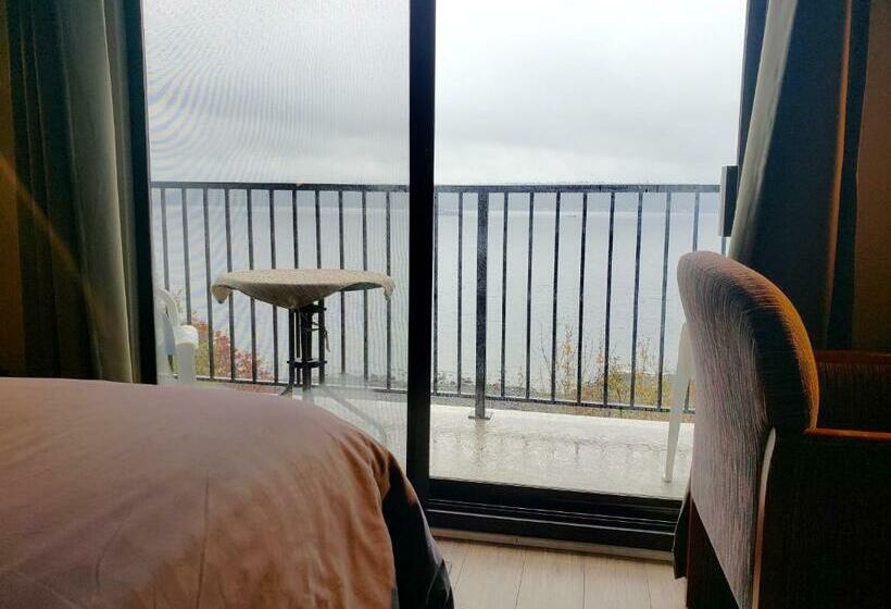 חדר סטנדרט נוף לים עם מרפסת, Above Tide Motel