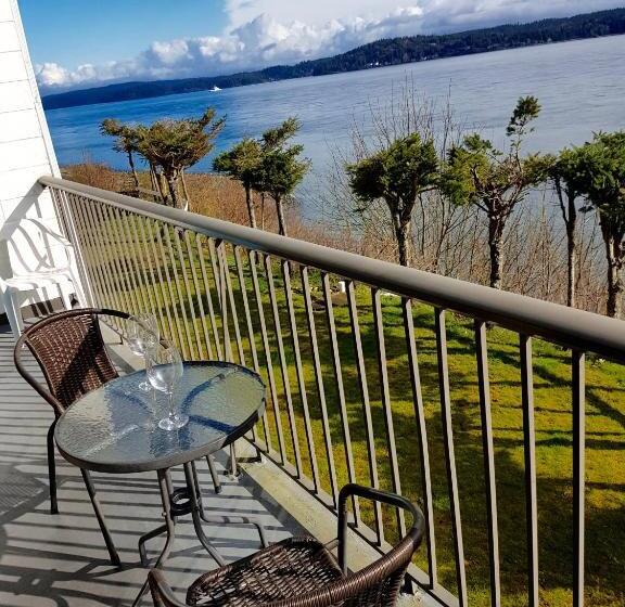 Suite Queen Bed, Above Tide Motel