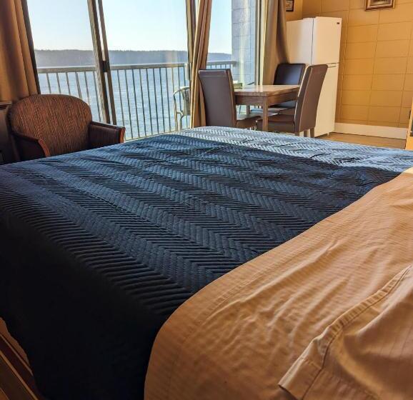 クイーンサイズベッドのスイートルーム, Above Tide Motel