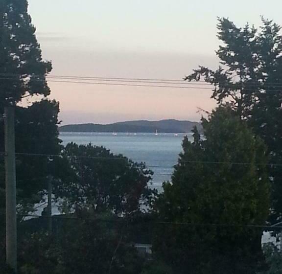 带大床的标准间, By The Sea Bnb Sidney Bc