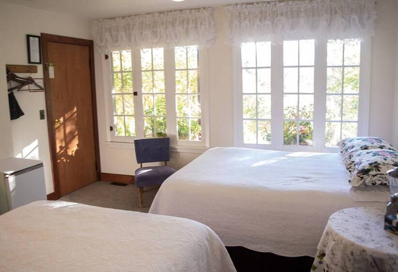 Номер Стандарт 2 Двуспальные Кровати, Northland Lodge