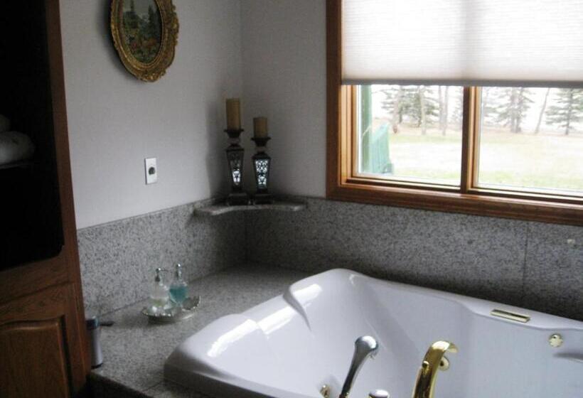 غرفة قياسية سرير كينج, Rolling Hills Country Resort Bed And Breakfast