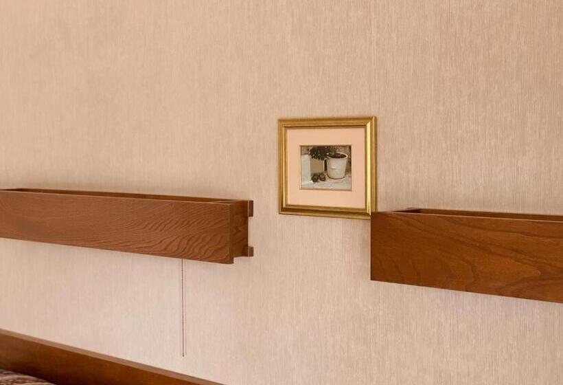 إستوديو قياسى, Silverwood Motel