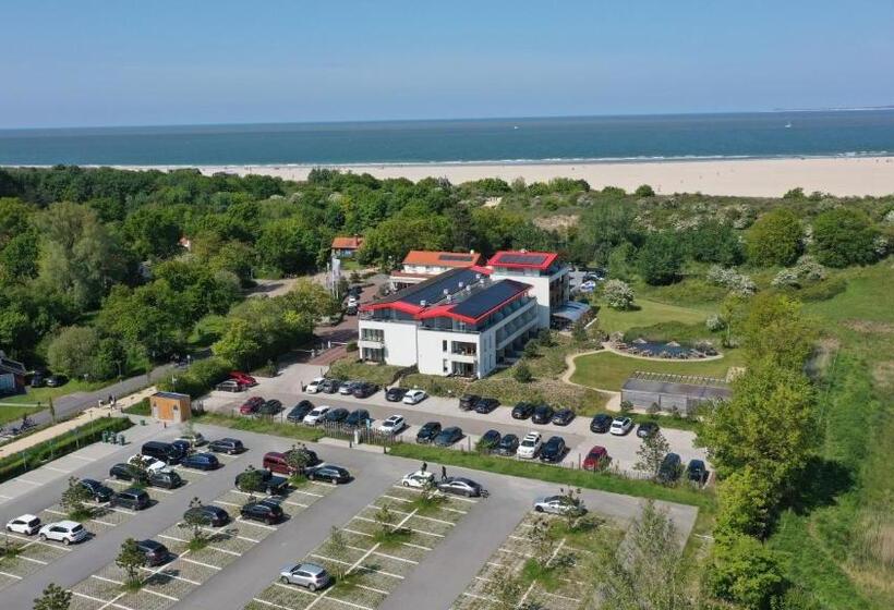 Suite with lake view, Strandhotel Duinoord