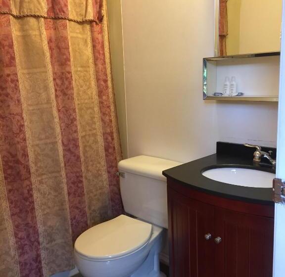 استودیوی استاندارد با چشم‌انداز دریا, Holiday House Motel