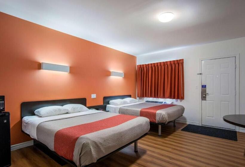 디럭스 룸, Motel 6sudbury, On