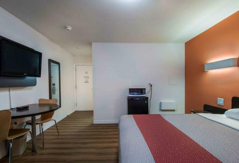 스탠다드 룸, Motel 6sudbury, On