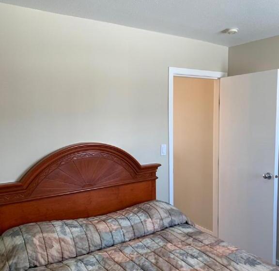 带2个卧室的套房, Red Deer Inn & Suites